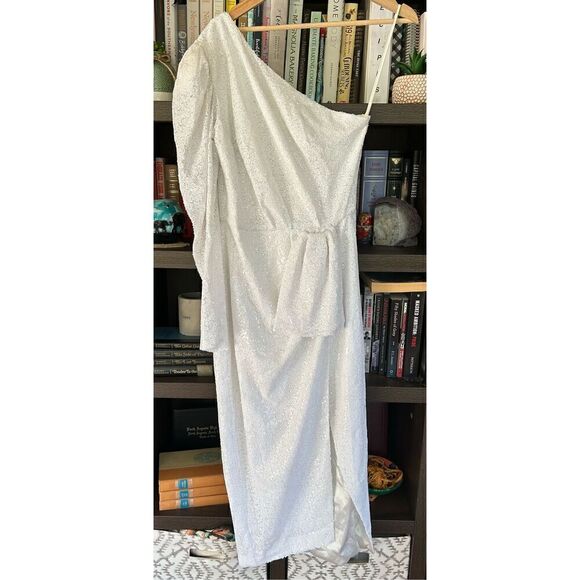 NWT Gigii’s Snowy Sequin Dress In White Size Medium MSRP $461 - Picture 3 of 11
